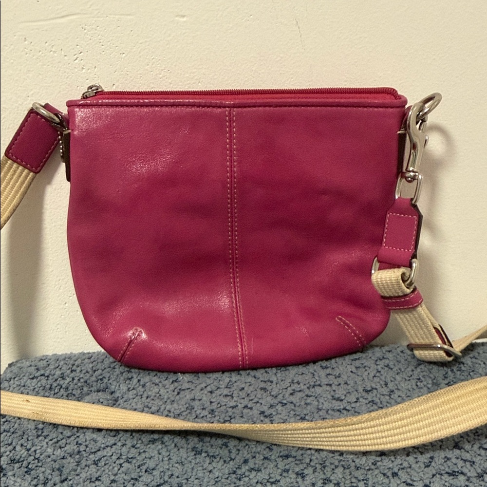 COACH Ashley Crossbody Pink Leather
Swingpack Shoulderbag Purse - Picture 3 of 10